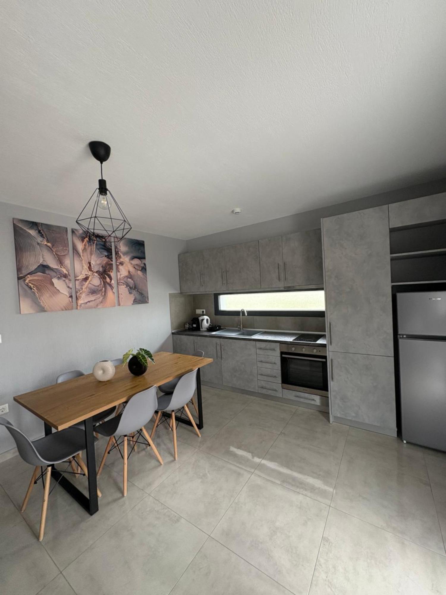 Elinor Apartments ฟิออยิตา ภายนอก รูปภาพ